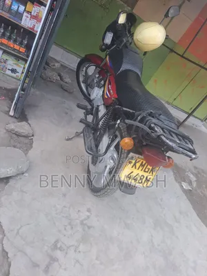 Bajaj Boxer 125 2023 Red