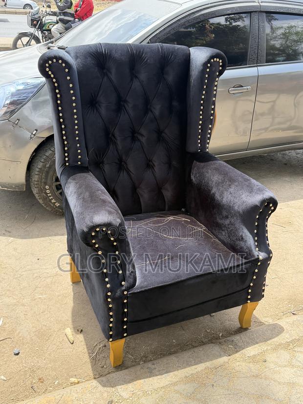 King Size Black Velvet Pedicure Seat - thumbnail 2