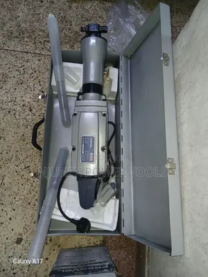 Freevel Demolition Breaker DB 1450-30(1450w Motor Electric Jackhammer)