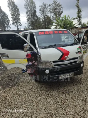 Toyota Grand HiAce 2002 White