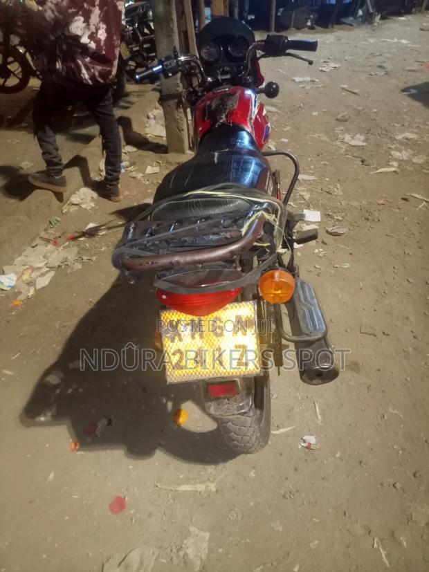 Bajaj Boxer 125 2023 Red