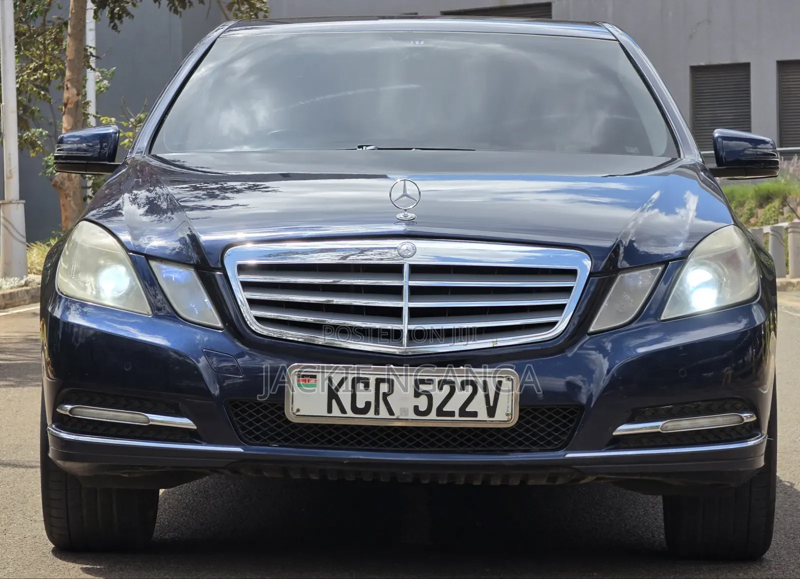 Mercedes-Benz E200 2012 Blue