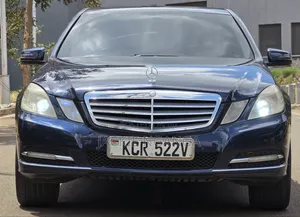 Mercedes-Benz E200 2012 Blue
