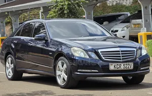 Mercedes-Benz E200 2012 Blue