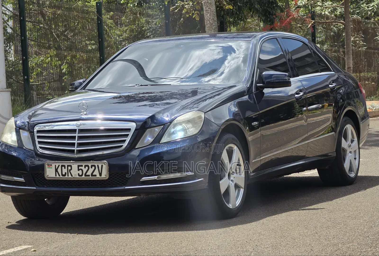 Mercedes-Benz E200 2012 Blue