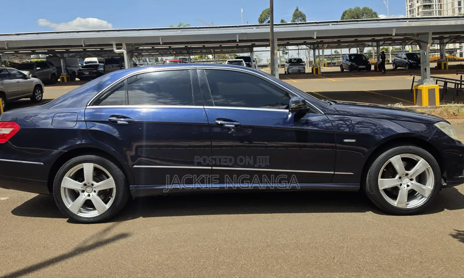 Mercedes-Benz E200 2012 Blue