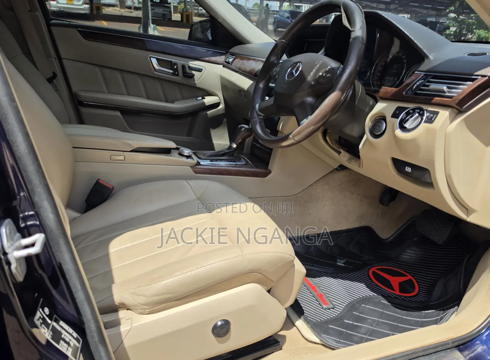 Mercedes-Benz E200 2012 Blue