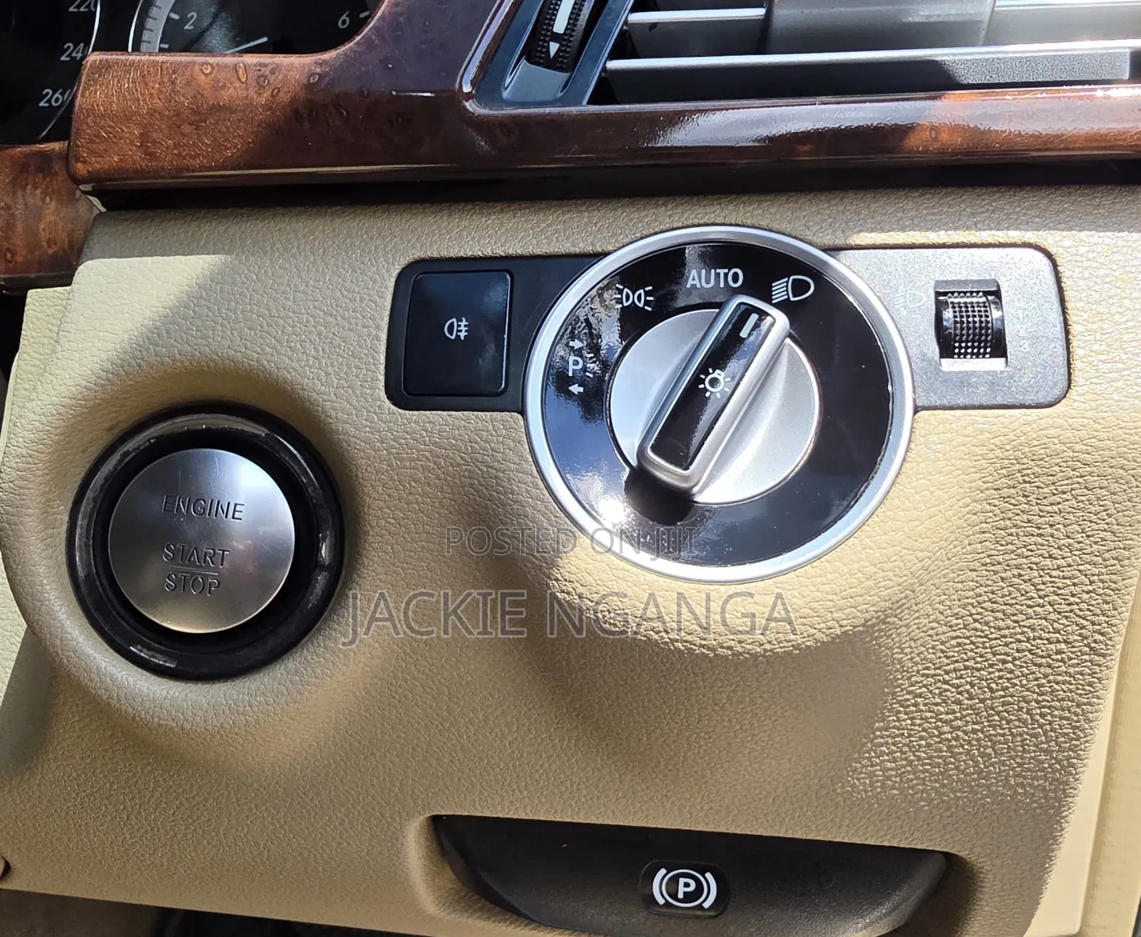 Mercedes-Benz E200 2012 Blue