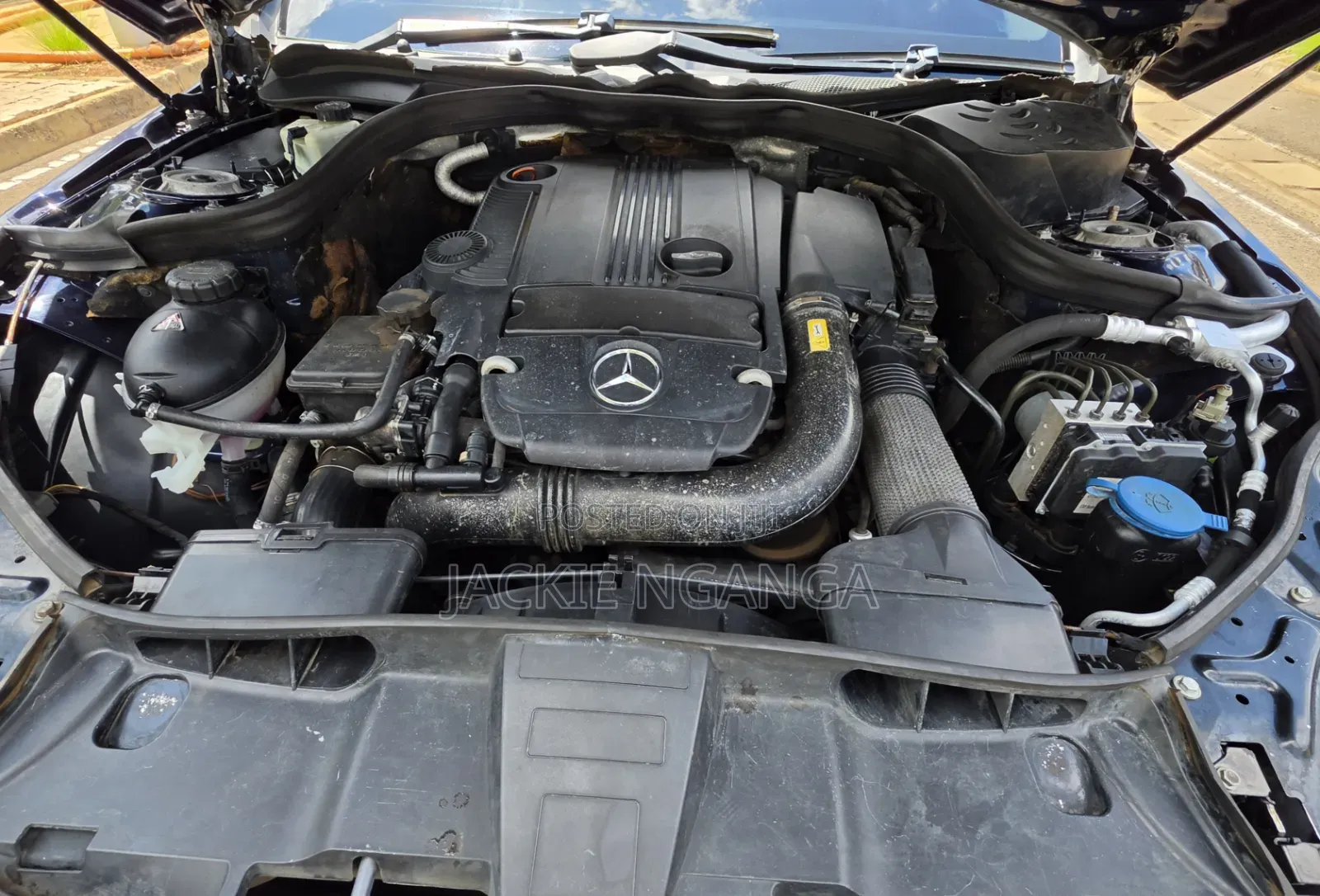 Mercedes-Benz E200 2012 Blue