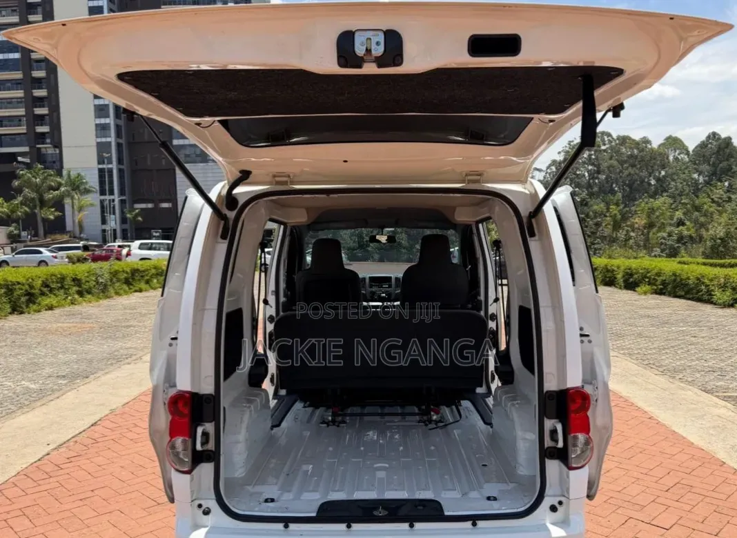 Nissan NV200 2018 White