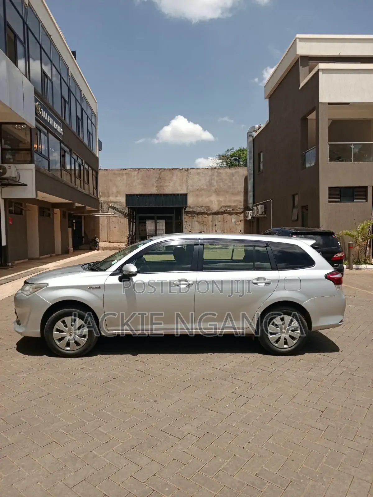 Toyota Corolla Fielder 2017 Silver