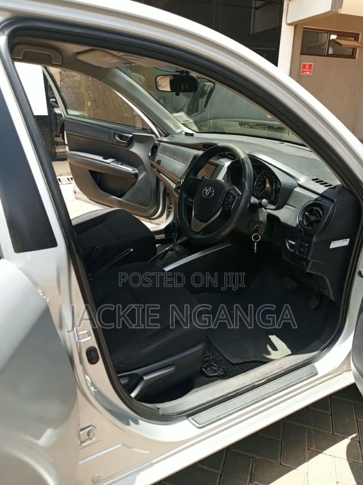 Toyota Corolla Fielder 2017 Silver