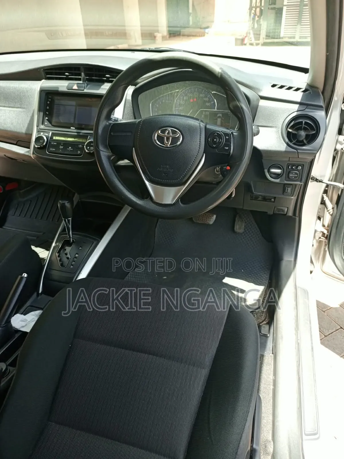 Toyota Corolla Fielder 2017 Silver