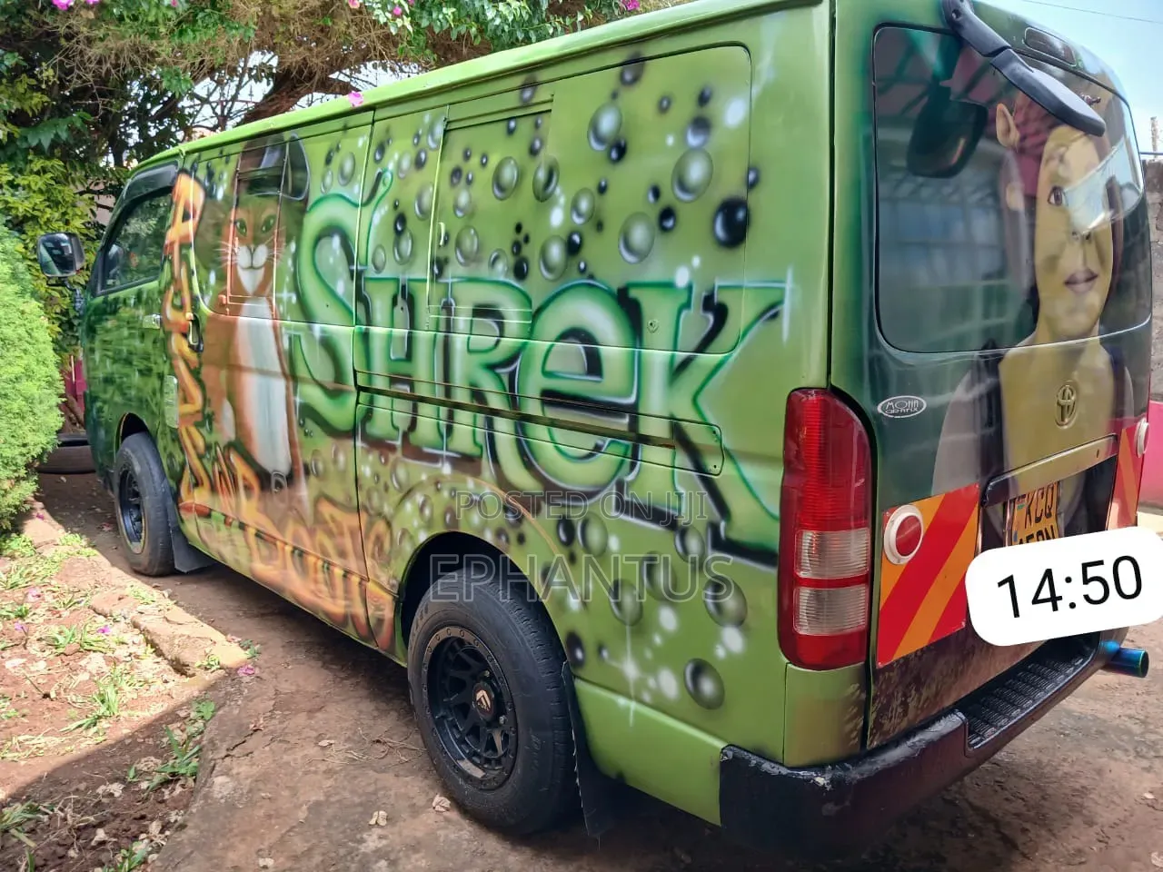 Toyota HiAce 2011 Green