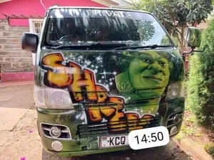 Toyota HiAce 2011 Green