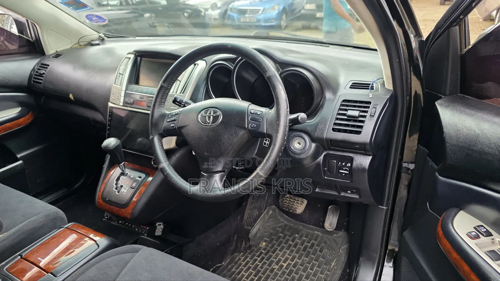 Toyota Harrier 2011