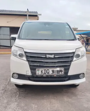 Toyota Noah 2.0 FWD (8 Seater) 2017 White