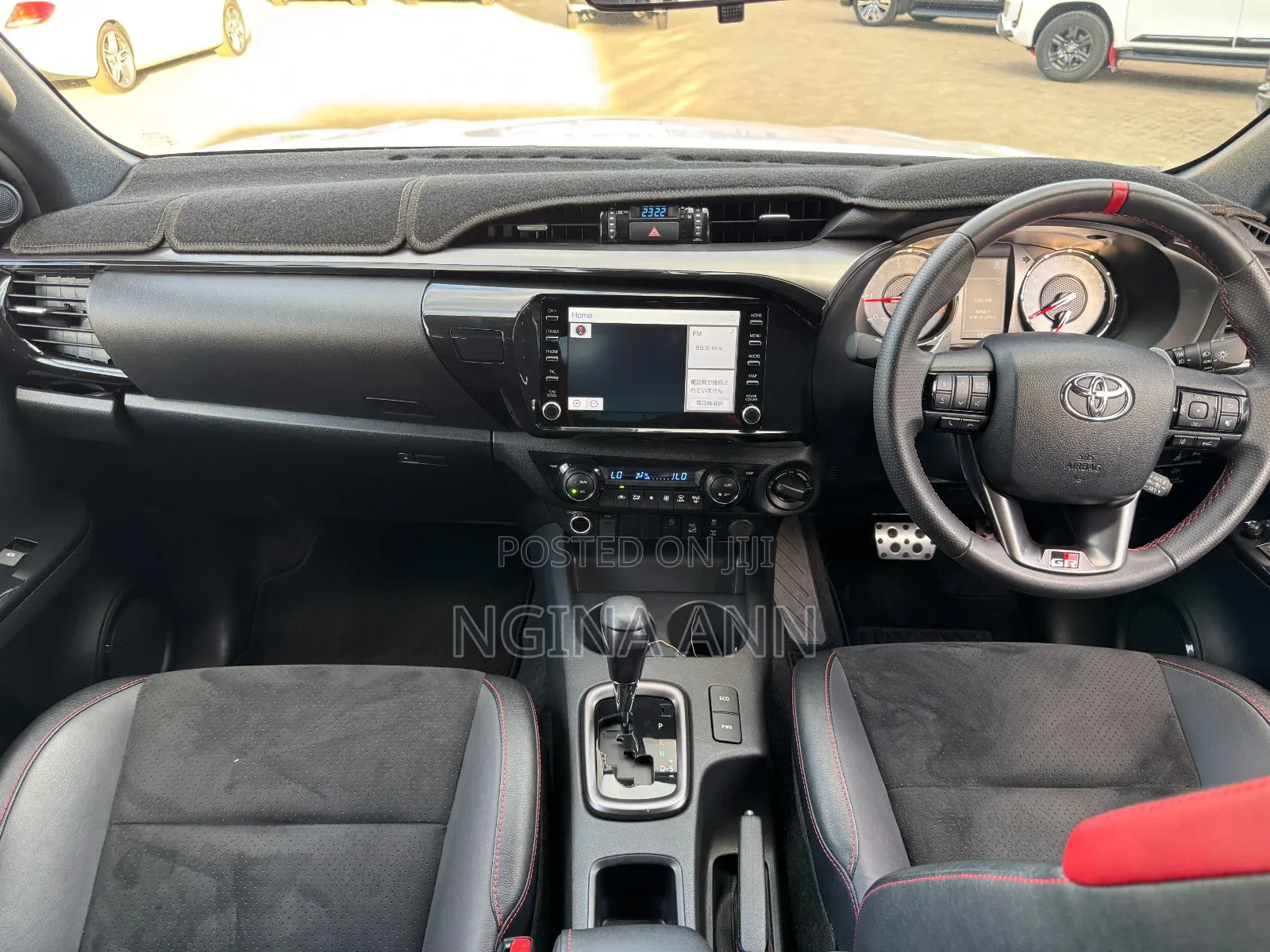 Toyota Hilux 2021 White