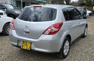 Nissan Tiida 2010 Gray