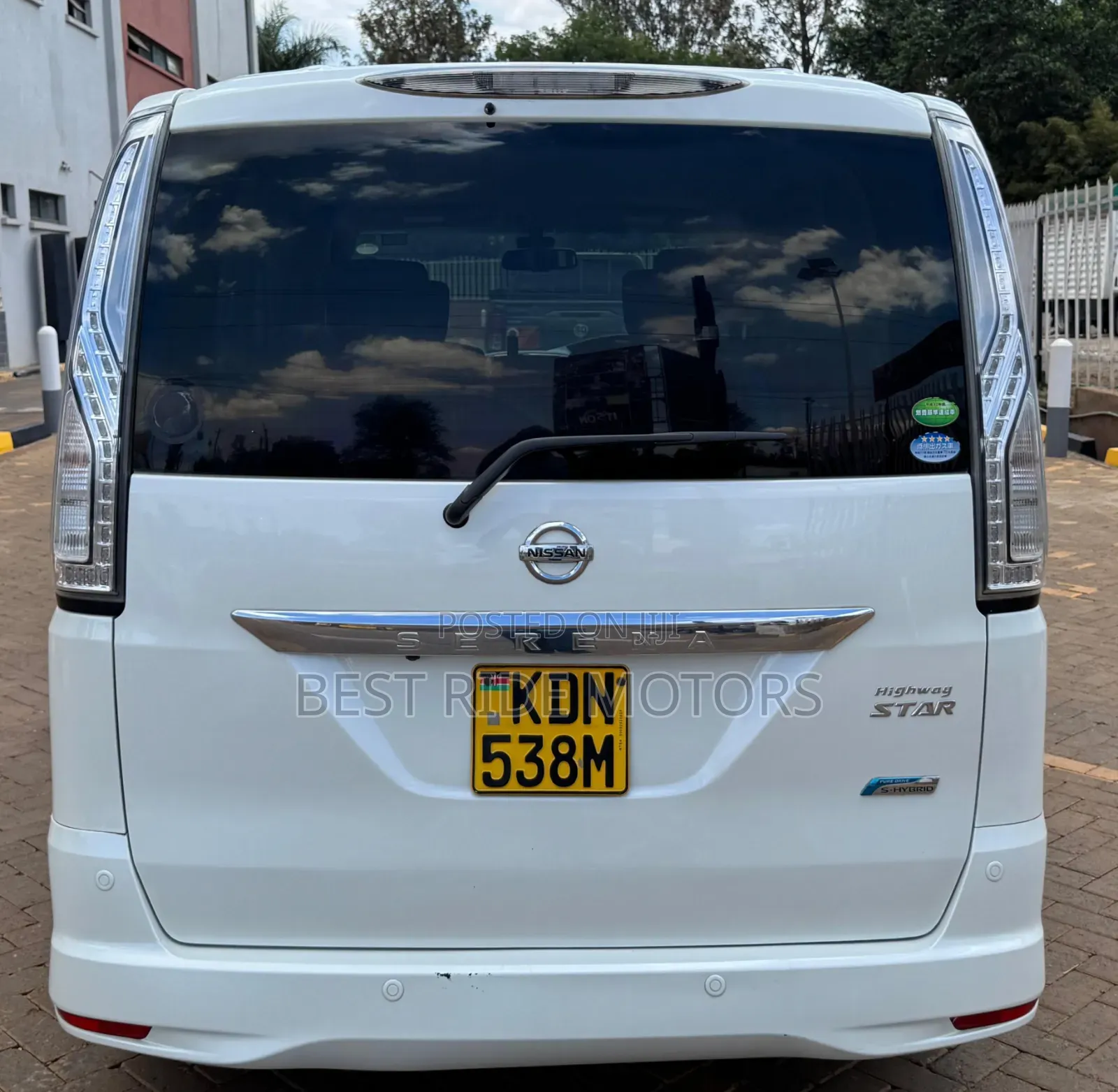 Nissan Serena 2016 White