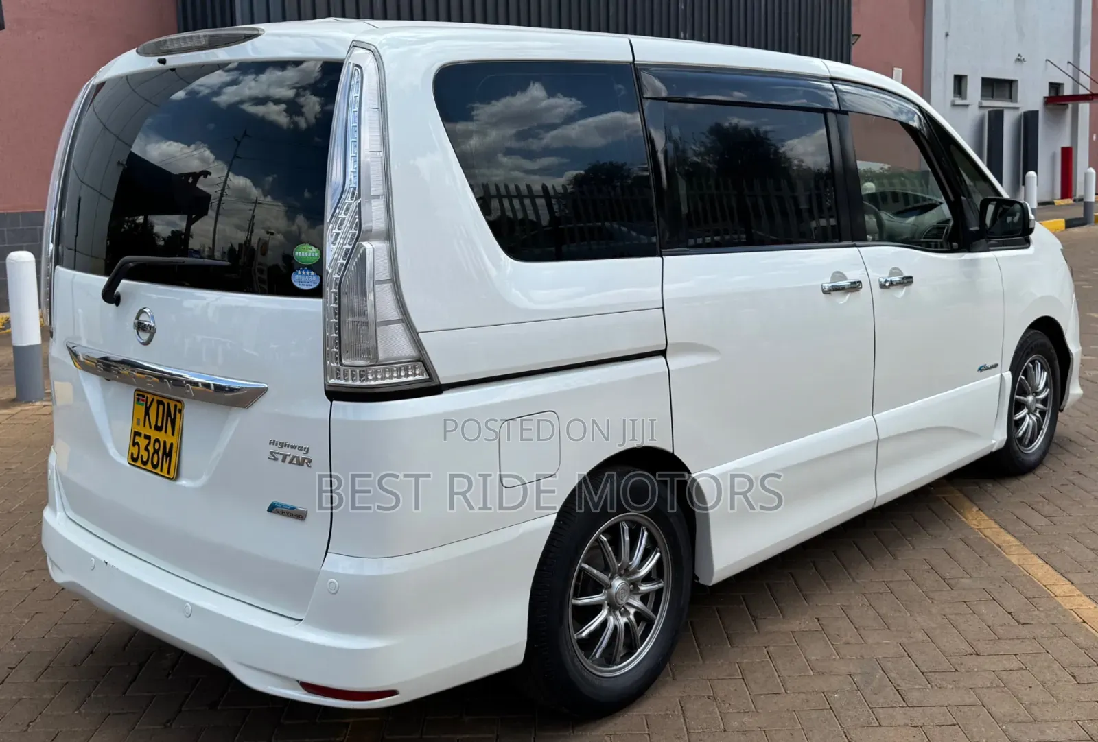 Nissan Serena 2016 White
