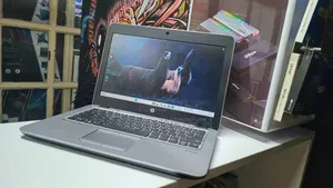 Laptop HP EliteBook 820 G3 4GB Intel Core i5 SSD 128GB