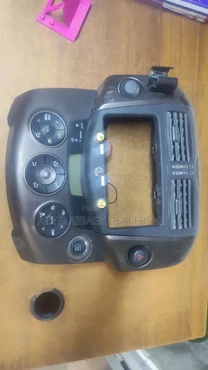 Toyota Vanguard/Rav4 Complete Radio Panel.