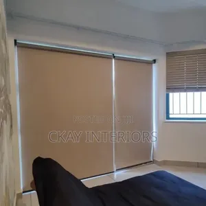 Full Window Coverage a Single Flip Horizontal Roller Blinds