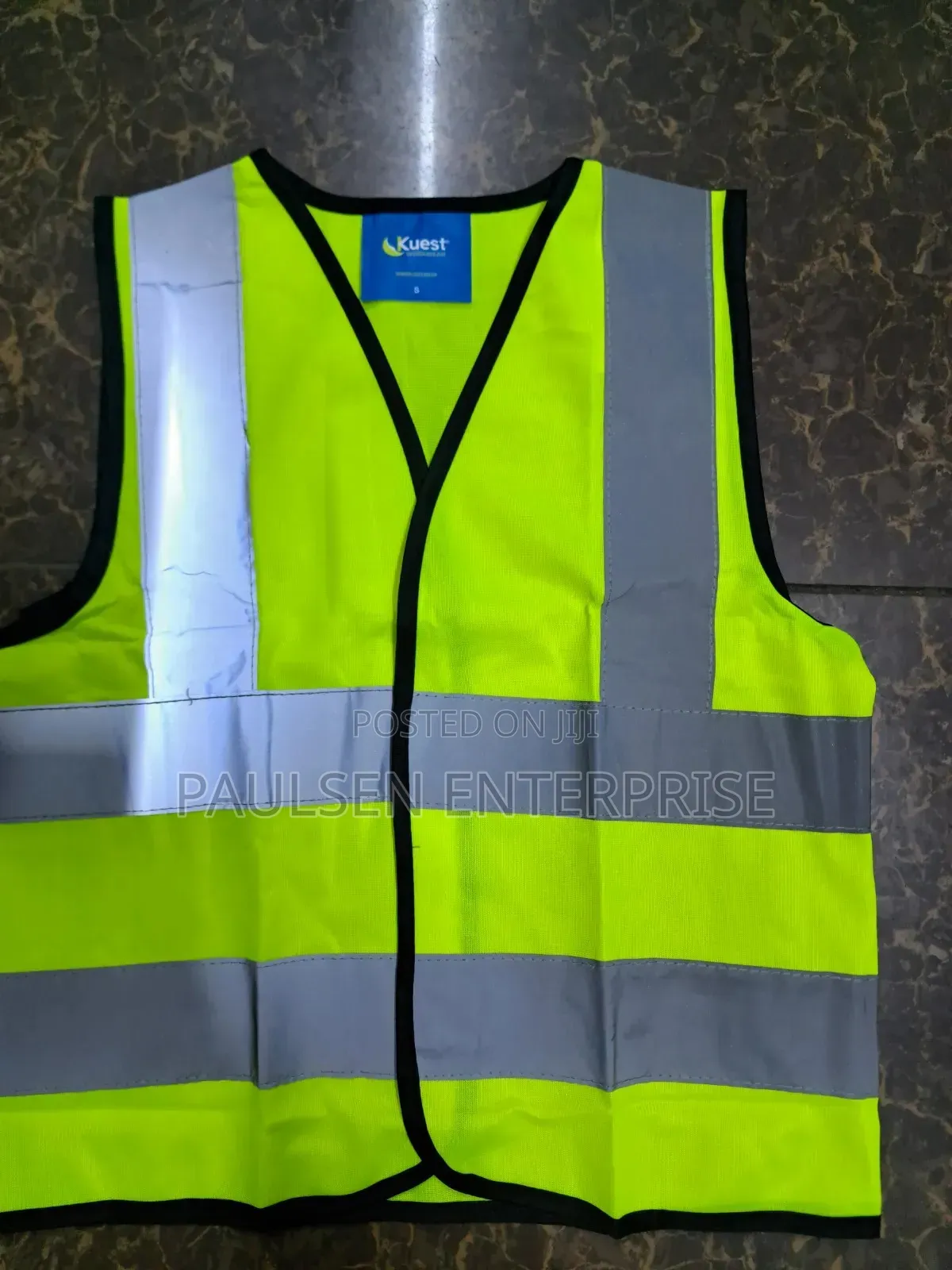 CBC-High-Visibility Safety Vest or a Reflector Jacket