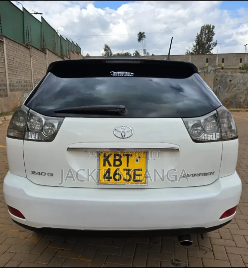 Toyota Harrier 2005 White
