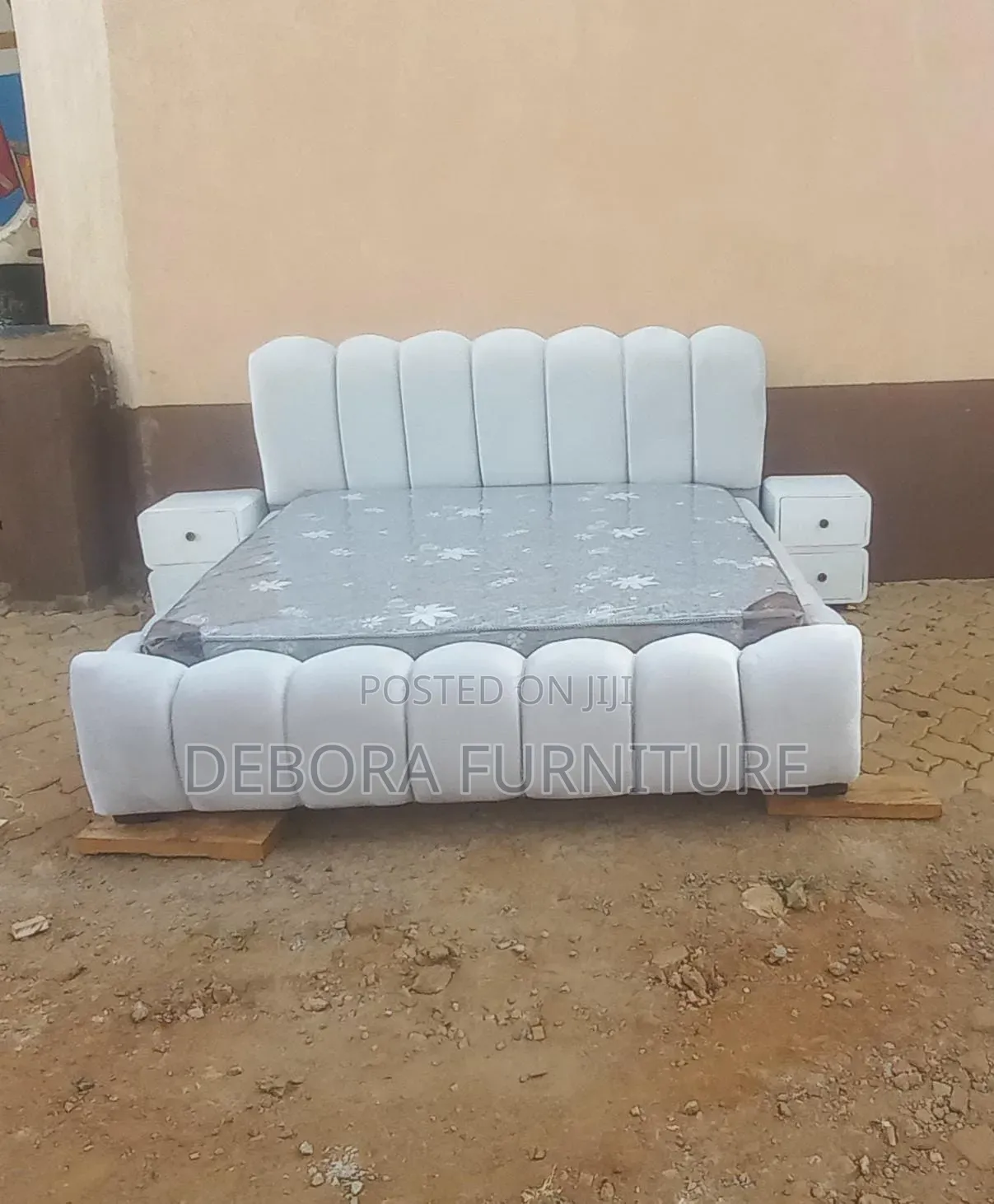 6*6 White Bubble Bed With Mattress and Sidebed