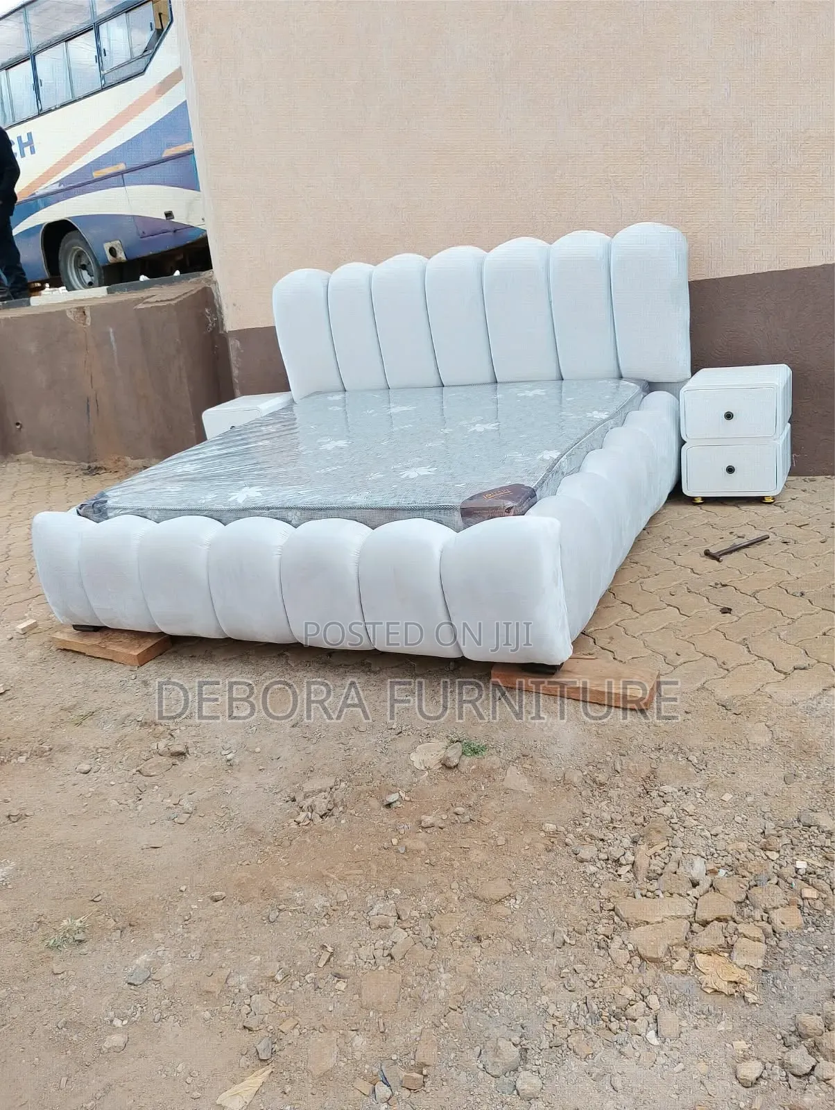 6*6 White Bubble Bed With Mattress and Sidebed