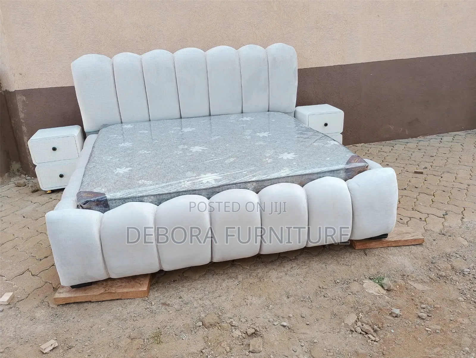 6*6 White Bubble Bed With Mattress and Sidebed