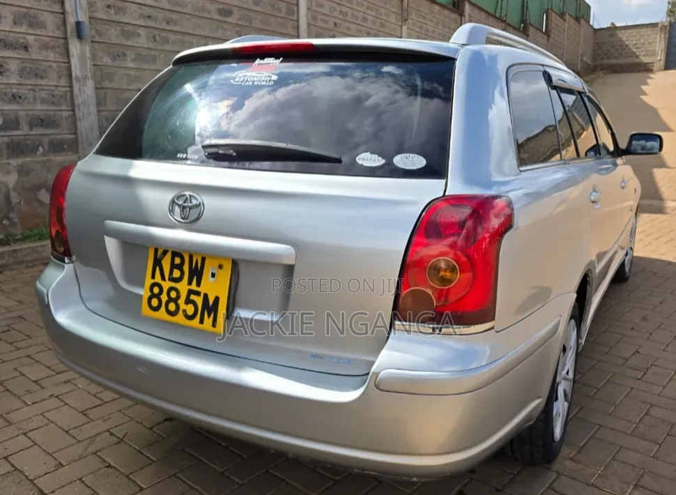 Toyota Avensis 2006 Silver