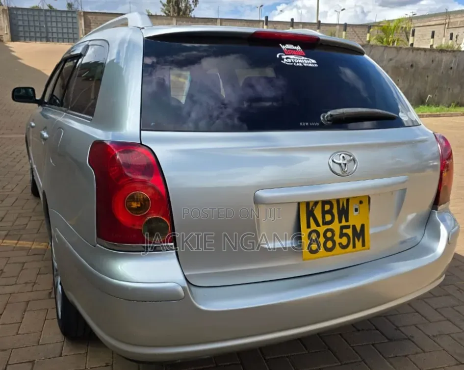 Toyota Avensis 2006 Silver