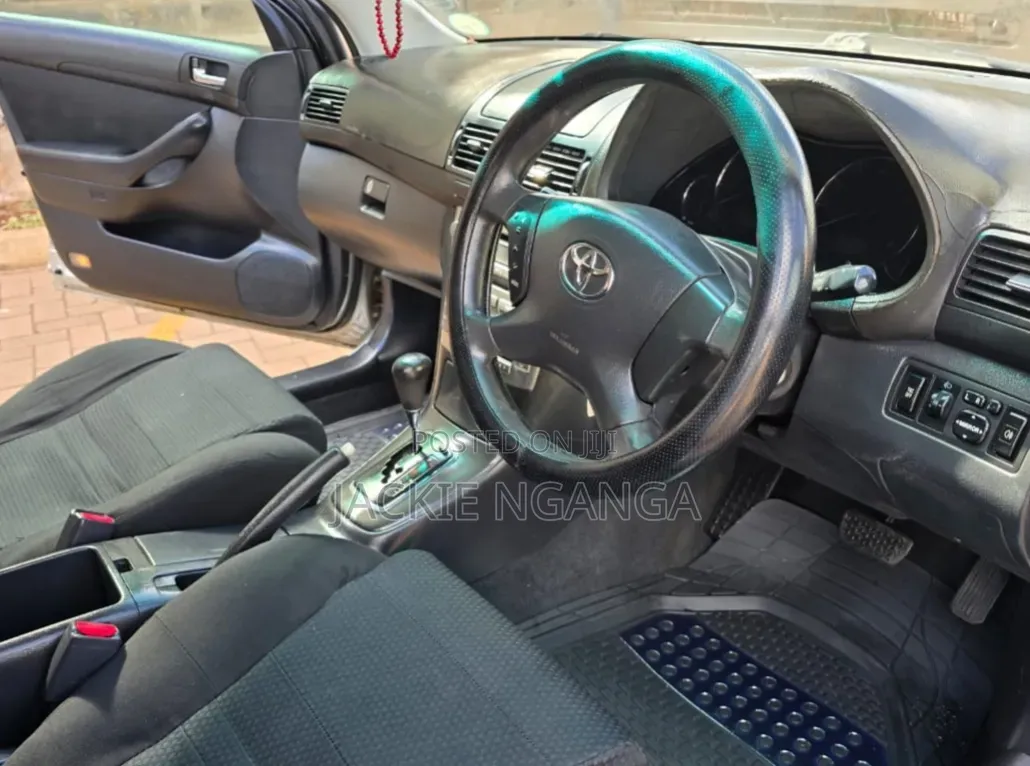 Toyota Avensis 2006 Silver