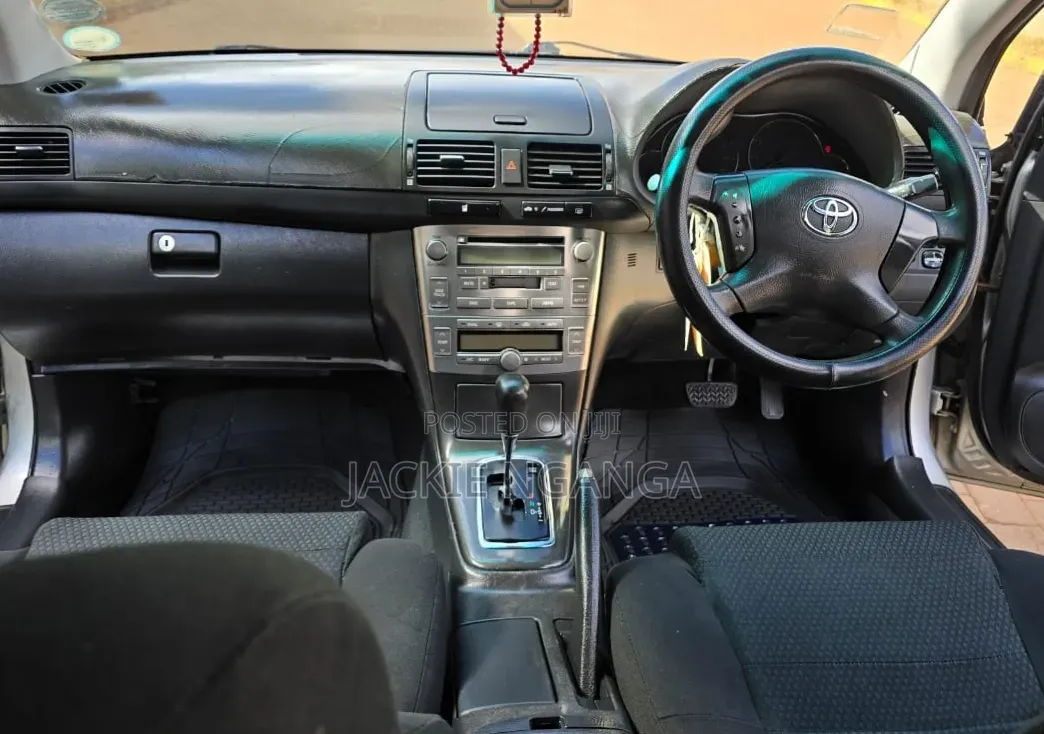 Toyota Avensis 2006 Silver