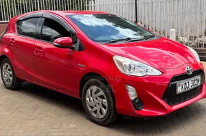 Toyota Auris 2015 Red