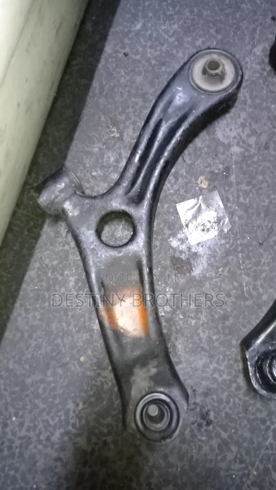Control Arm Miraa