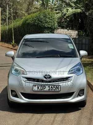 Toyota Ractis 1.3 FWD 2016 Silver