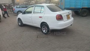 Toyota Platz 2005 White