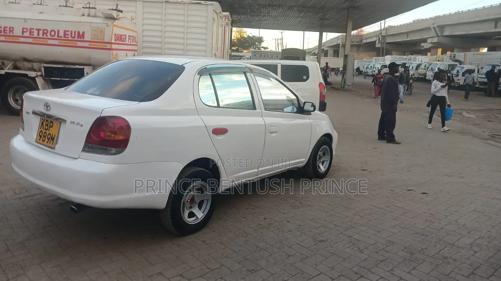 Toyota Platz 2005 White
