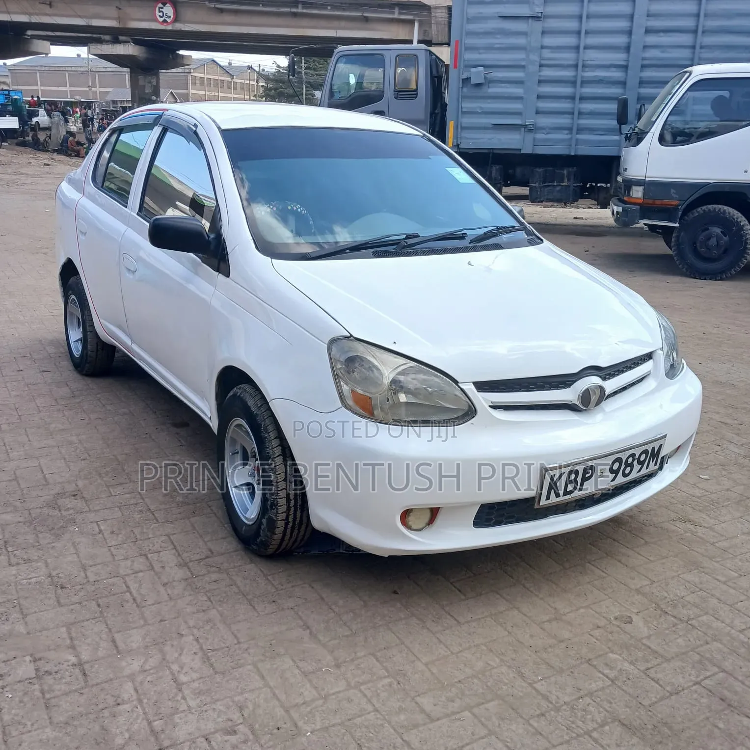Toyota Platz 2005 White