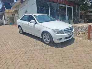 Mercedes-Benz C200 2009 White