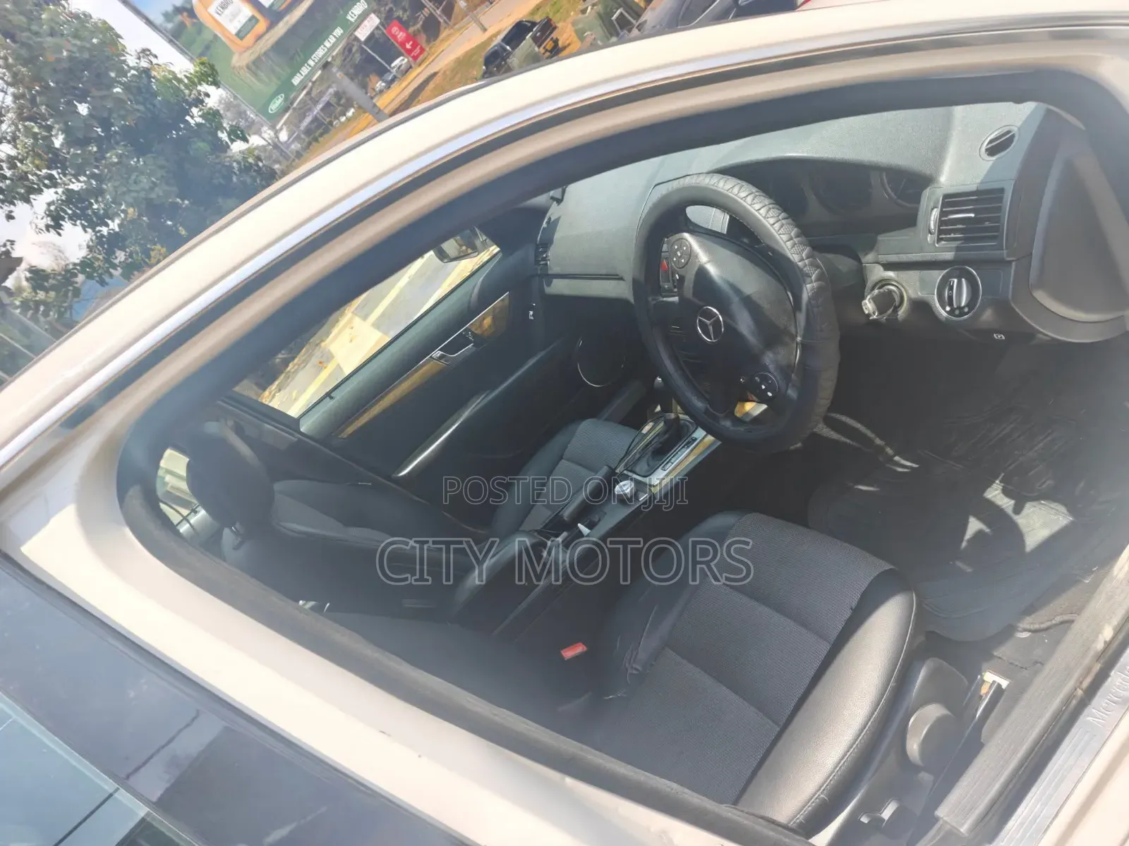 Mercedes-Benz C200 2009 White