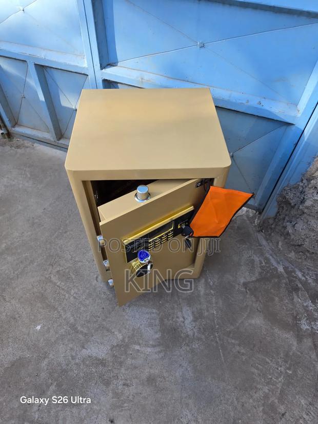 Heavy-Duty Metallic Safe - main view