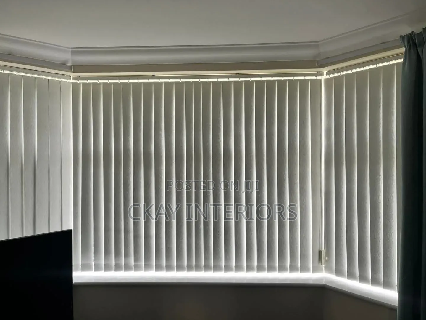 Window Elegance With Cute Vertical Blinds