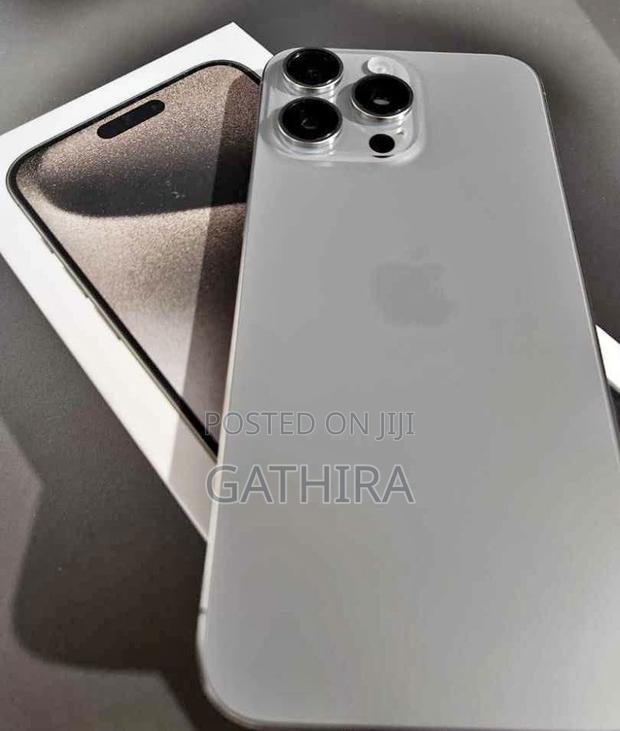 Apple iPhone 15 Pro Max 256 GB Silver - thumbnail 3