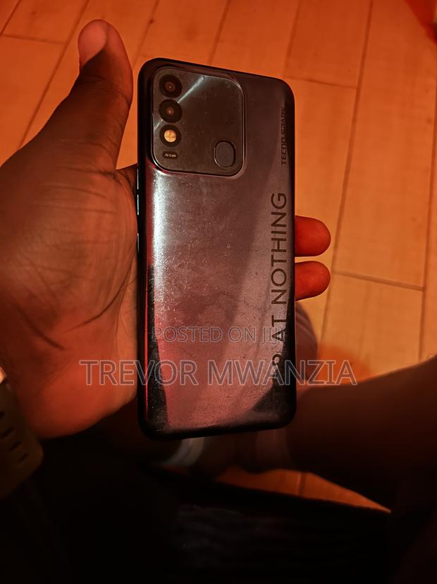Tecno Spark 8 64 GB Blue - thumbnail 2