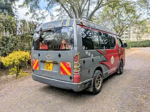Toyota HiAce 2007 Red